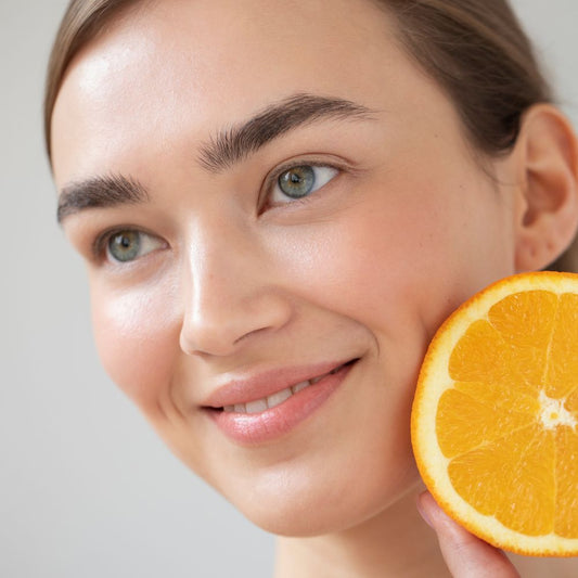 Vitamina C: Il segreto per una pelle luminosa e senza macchie
